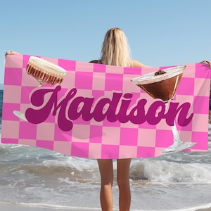エスプレッソ マティーニ ビーチタオル - マティーニ愛好家、カクテル愛好家、夏のギフト、ドリンク愛好家用タオル、トロピカルバケーションタオルのためのプールタオル