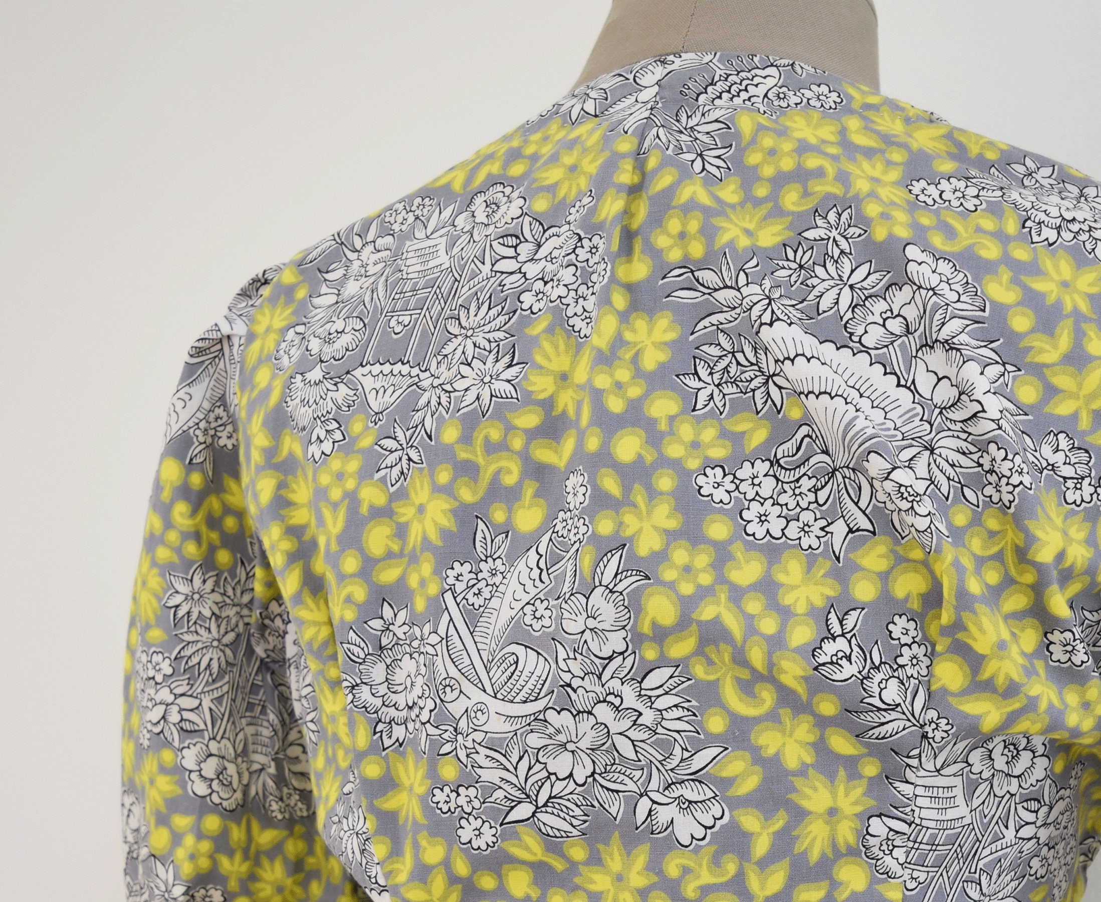 Vintage Yellow Gray 40s Half Sleeve Blouse With Green Buttons - Etsy