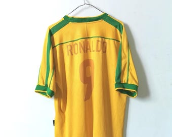 レトロブラジル2002ホームユニフォーム、ロナウド9サッカー