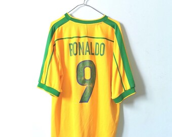 レトロブラジル2002ホームユニフォーム、ロナウド9サッカー