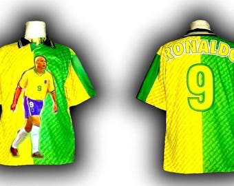 カカ直筆サイン入りブラジル代表2024ホームサッカーシャツ。アイコン