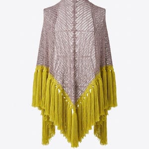 Sciarpa all'uncinetto fatta a mano con frange – Sciarpa triangolare in cotone nei toni del moka e del verde pistacchio – Poncho bohémien ed elegante