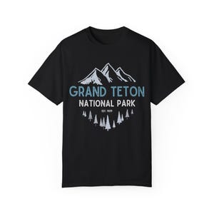 Grand Teton Mountain Souvenir Tee mit Bäumen mit kostenlosem Versand