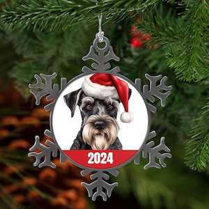 Enfeite de Natal Schnauzer Miniatura, Lembrança de Estanho 2024, Enfeite de Cachorro Chapéu de Papai Noel, Decoração de Animais de Estimação de Natal, Presente de Decoração de Árvore Schnauzer