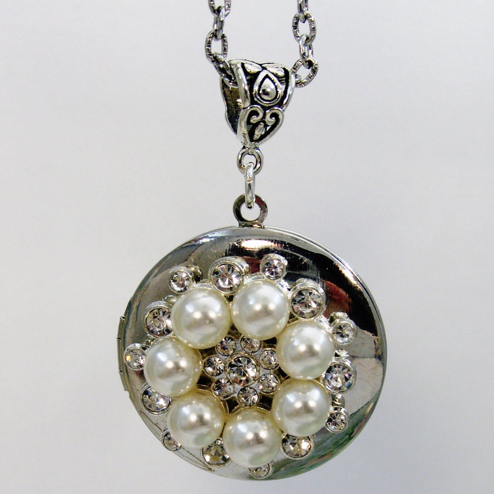 Poison Apple Snow White Disney Necklace Locket Pearl Cage for Gift