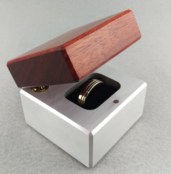 modern ring box