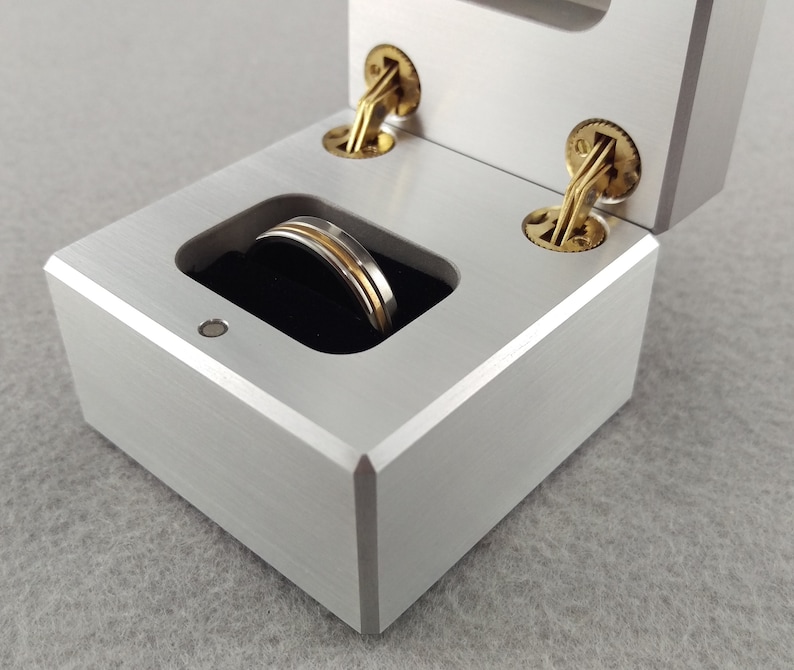 modern ring box