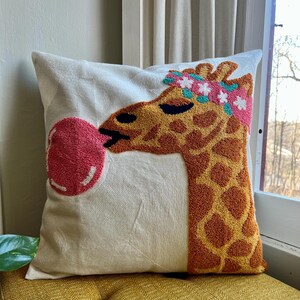 Funda de almohada con mechones de jirafa, cojín de safari, decoración bohemia para habitación infantil, cojín de jirafa con un toque caprichoso, decoración para habitación infantil, almohada con un animal adorable
