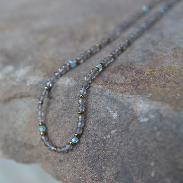 Grauer Achat und blauer Zirkon Halsband Halskette 40cm