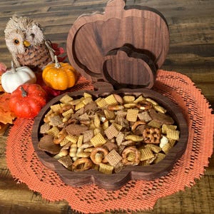 Pumpkin shape holiday bowl