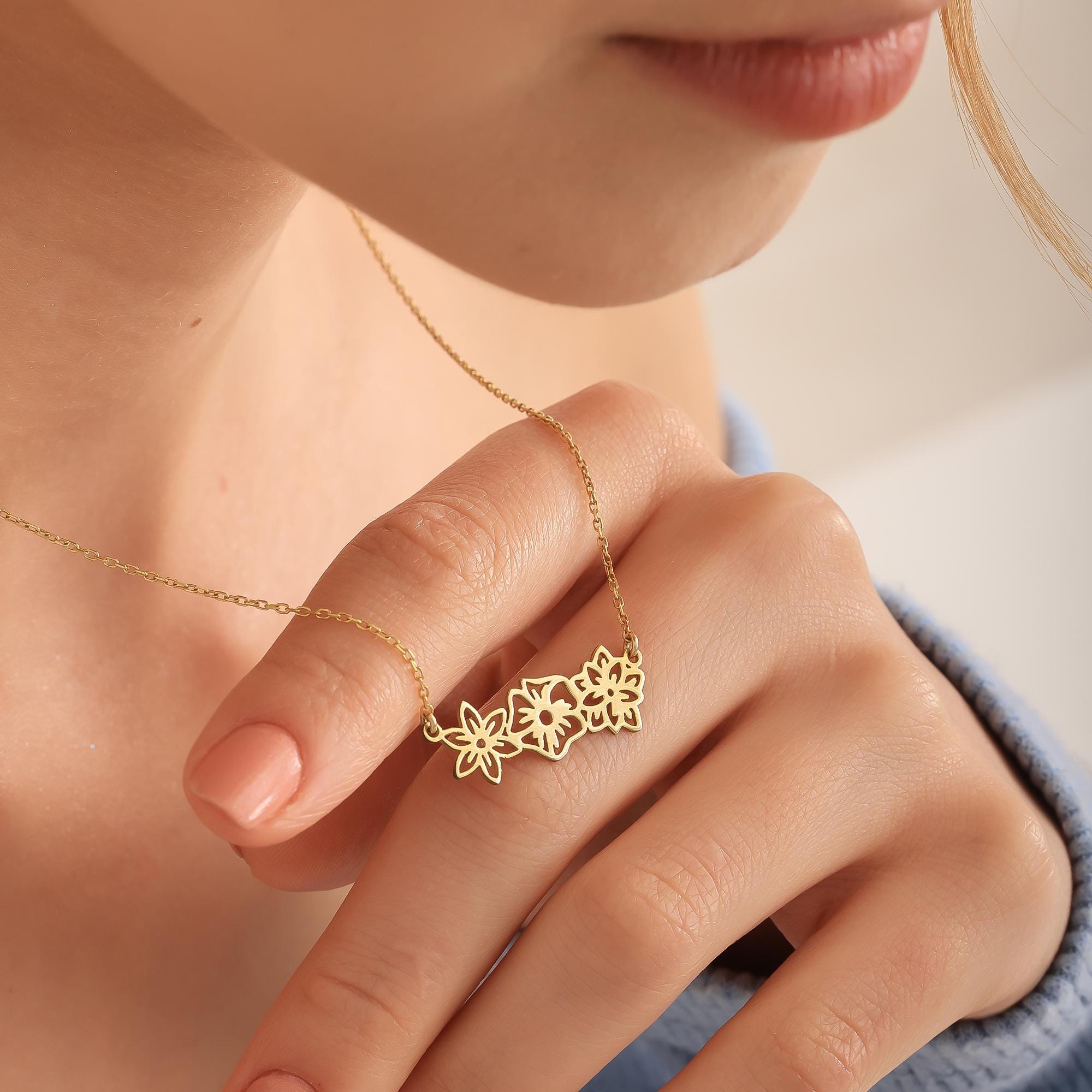 14K Gold Birth Flower Necklace: Personalized Floral Bouquet