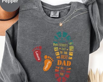 Sudadera Comfort Colors® personalizada con huellas de papá e hijos: Sudadera con nombre personalizado
