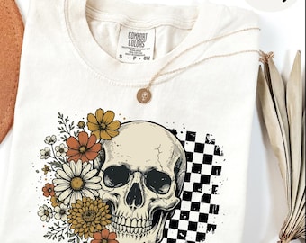 Camiseta Comfort Colors® Boho Vintage Skull, linda camiseta espeluznante para Halloween