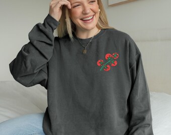 Sweatshirt mit Tomatenstickerei, Comfort Colors, Cottagecore-Garten-Geschenk, Kirschtomate, Rundhalsausschnitt, Unisex, Herbst-Gemüse-Pullover, Trendiges Foodie-Shirt