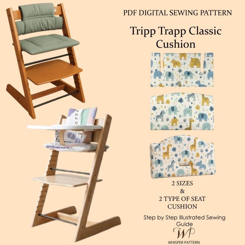 Puede incluir: Un patr&oacute;n de costura digital en PDF para un coj&iacute;n Tripp Trapp Classic. La imagen muestra dos tronas de madera, una con un coj&iacute;n verde salvia s&oacute;lido y otra con un coj&iacute;n estampado, junto a tres piezas de tela con estampados de animales.