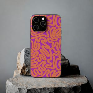 Retro telefoonhoesje met golvend patroon - Vet jaren 70 groovy abstract kronkelend ontwerp - funky oranje en magenta zachte TPU-hoes