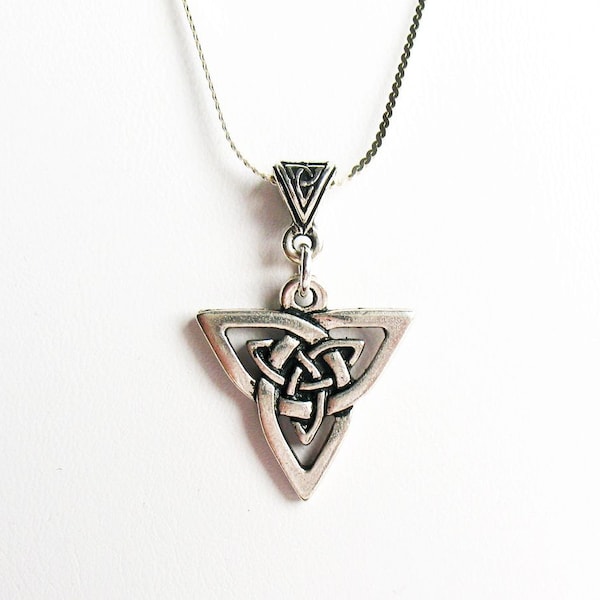 Celtic Triquetra/Trinity/Triad Knot Necklace - on Sterling Silver Chain with Celtic Bail