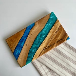 Personalized Resin Charcuterie Board, Epoxy and Olive Wood Serving Board, Handmade Cheese Board, Wooden Kitchen Decor, Housewarming Gifts