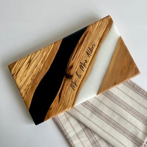 Personalized Charcuterie Board with Leg, Custom Made Resin and Olive Wood Serving Board, Kitchen and Dining, Wooden Cheese Board, Handmade