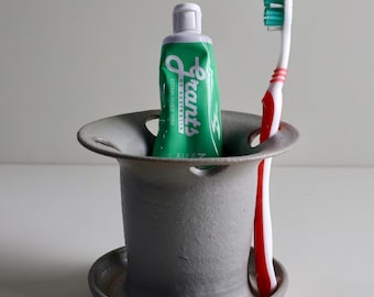 Soporte para cepillos de dientes de cerámica hecho a mano, alfarería torneada, organizador para tocador de baño.