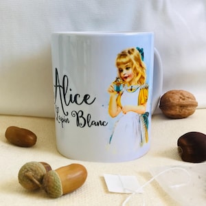 Kubek „Alicja w Krainie Czarów”.