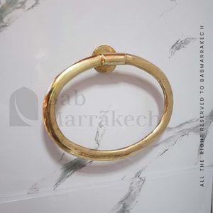 Towel Ring Antique Brass Wall-Mounted Towel Holder Vintage Bathroom Accessory Rustic Home Decor