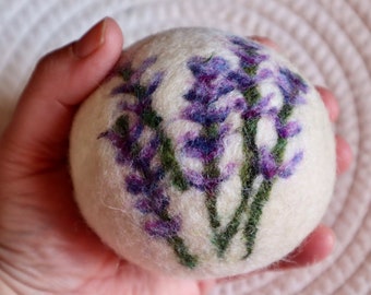 Boule de séchage en laine feutrée de bouquet de lavande, décor floral, art botanique