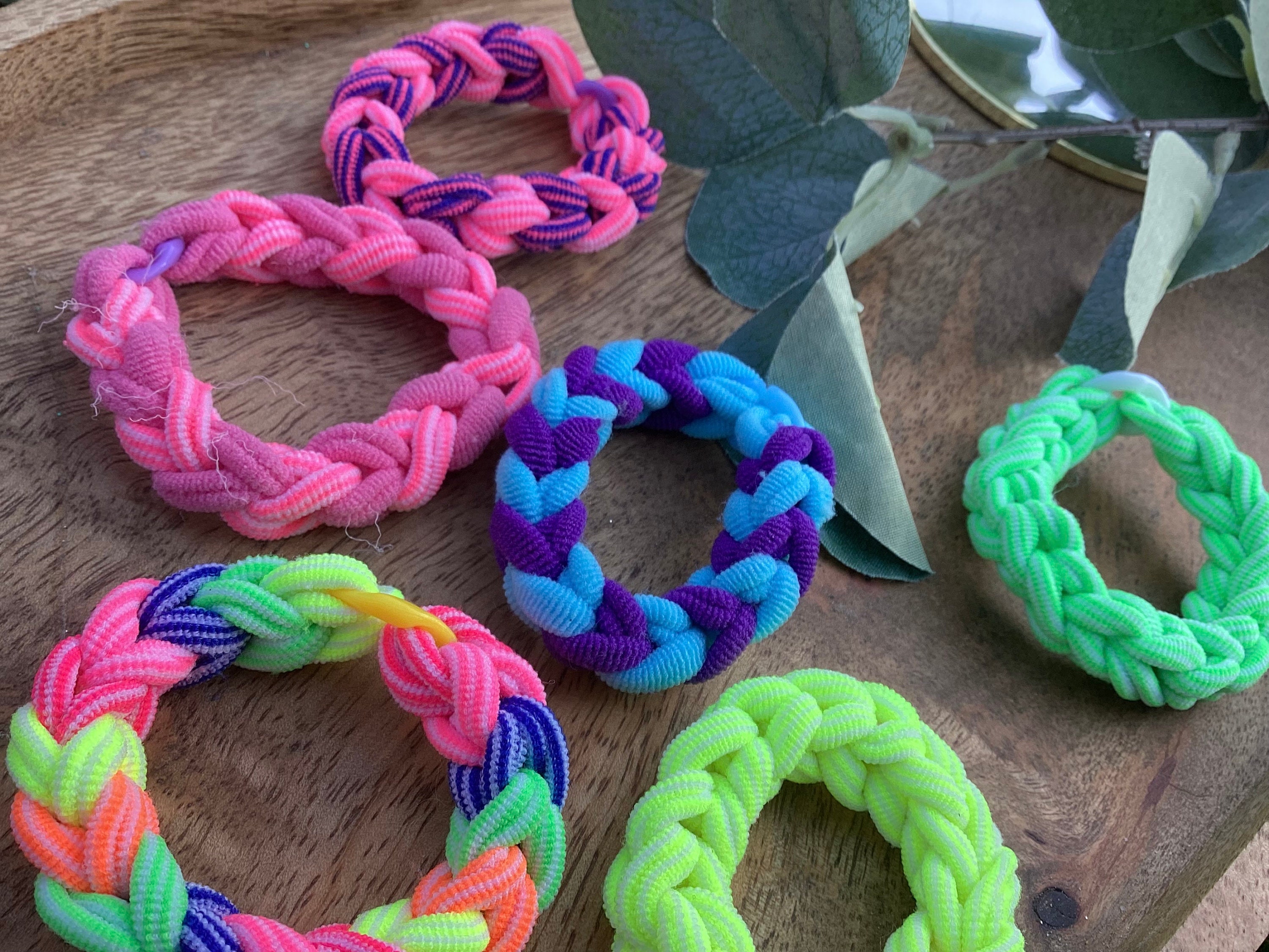 20 Haargummi Armbänder – Elastisch, Mit Goldfäden, Als Haaraccessoire Oder Armband Tragbar, Für Alle Haartypen