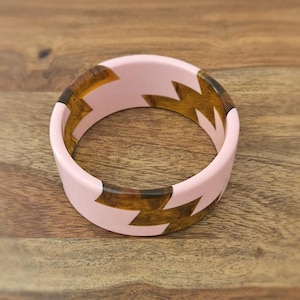 Wide geometric pink resin bracelet