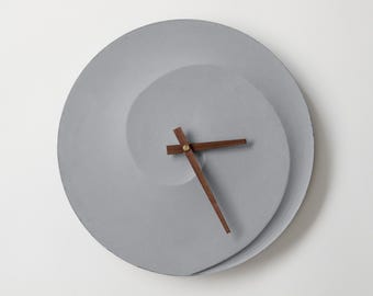 Concrete wall clock – Spiral – handmade 30 cm (11.8 in) – minimalist modern decor – gray round design