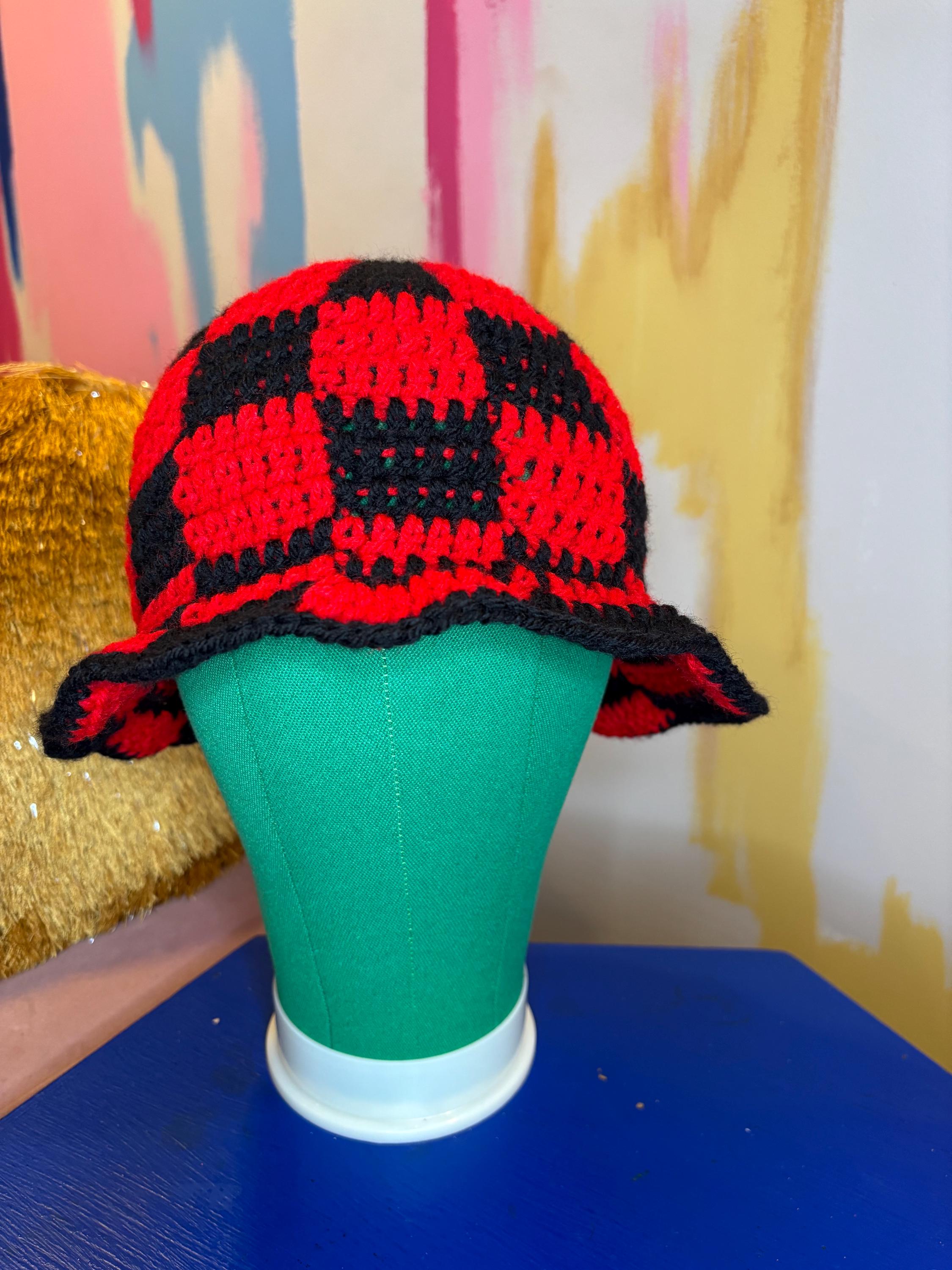 ハンドメイドかぎ針編みのチェック柄バケットハット – 様々な色 - Etsy 