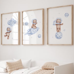 Estampado de astronauta de oso de peluche azul en acuarela, oso de peluche espacial, oso de peluche azul, decoración de guardería espacial para niños, decoración de habitación infantil, decoración de guardería azul