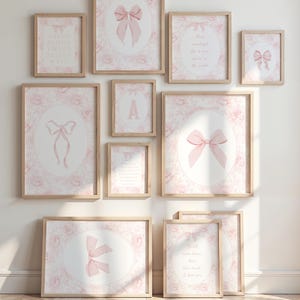 Set di decorazioni murali con citazioni di fiocchi, lettere iniziali cinesi floreali, stampabili, decorazione per cameretta delle bambine