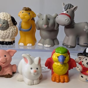 Vintage 2000 - Fisher-Price Little People - Lot of 8 Figurines Animals