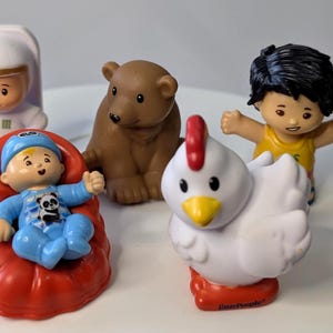 Fisher-Price Little People - Figurines - lot of 5 - baby - bear - astronaut - chicken