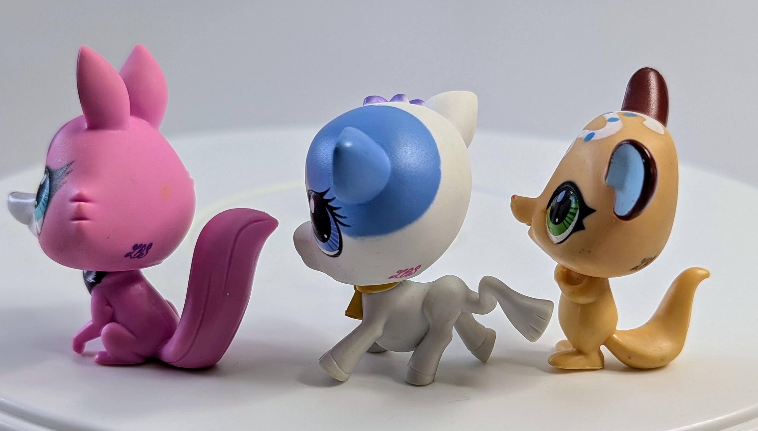 Hasbro - Littlest Pet Shop - LPS - Cow #3225 - Pink Fox #3221