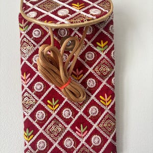 Elegancka haftowana saszetka na telefon, prezent na każdą okazję, prezenty zwrotne, portfel na telefon i karty, etniczna torba na telefon, kwiatowa torba na telefon