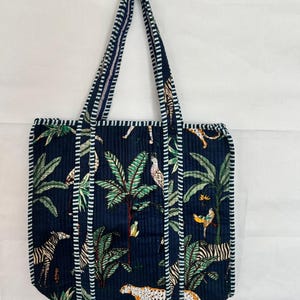 Boho gesteppte Umhängetasche, gesteppte Einkaufstasche, bedruckte Einkaufstasche, bunte Rückgabegeschenktasche, Tigerdruck Große Baumwollreisetasche