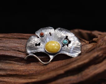 Cort brooch discount