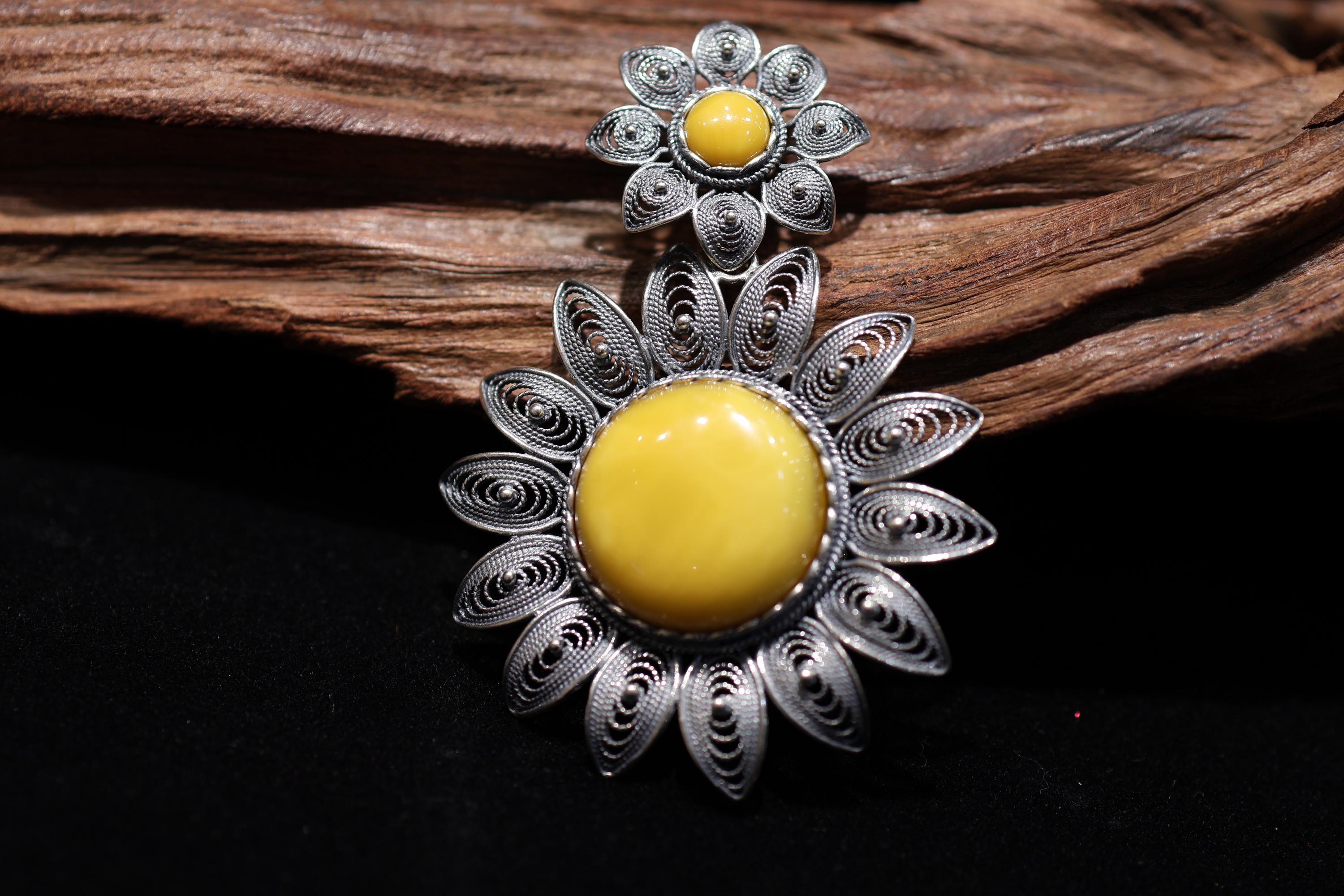 Silver Flower Pendant, Double Flower Fashion Jewelry, Silver Mixed With Original Amber, Lover’s gift