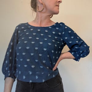 Blusa leve de algodão tingido com índigo indiano