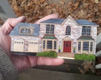 Custom Home Replica, Housewarming gift, First Home gift, miniature of your home painted on wood, house portrait, Christmas ornament of home
