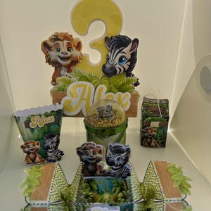 Décoration personnalisées anniversaire. Topper, boite cadeau/bonbons/ tire-lire/guirlande