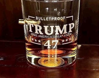 Verre à whisky Trump 47 avec pièce intégrée, souvenirs MAGA, un morceau vivant de l'histoire américaine