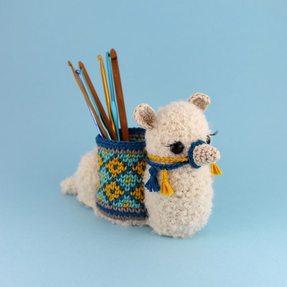 Pink Flower Llama Crochet Hook, Seasonal Accessories, Alpaca Gift,  Ergonomic Crochet Hook, Animal Crochet 