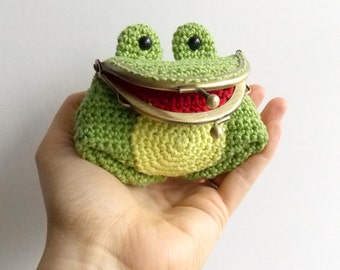 Patrón de ganchillo en PDF - Freddie la Rana - Monedero de amigurumi