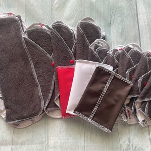 Limited Edition Dyed Organic Bamboo Coordinating Set of 9 Matching Menstrual Pack with Pouches Dogs in Boots imagem 1
