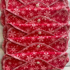 Winter/Christmas Special Set of 5 MamaBear LadyWear Quick-Dry Cloth Menstrual & Incontinence Pads Medium/Heavy Flow Snowflakes