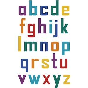 Puede incluir: Un alfabeto colorido en una fuente sans-serif, con cada letra de un color diferente. Las letras están dispuestas en filas, de la a a la z, sobre un fondo blanco. Los colores incluyen morado, turquesa, azul, verde, amarillo, naranja y rojo.