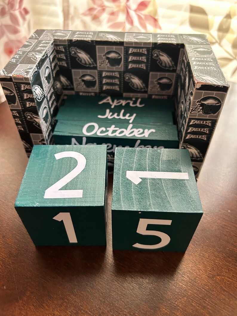 Philadelphia Eagles Perpetual Wooden Block Desk Calendar Decoupaged